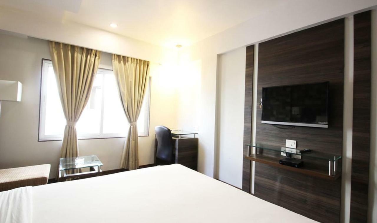 אחמדאבאד Hotel Aaram Orchard מראה חיצוני תמונה