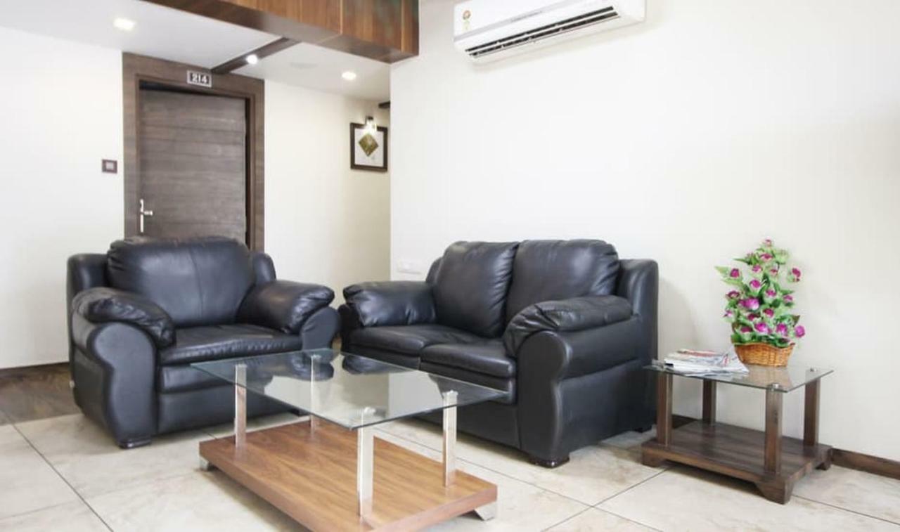 אחמדאבאד Hotel Aaram Orchard מראה חיצוני תמונה